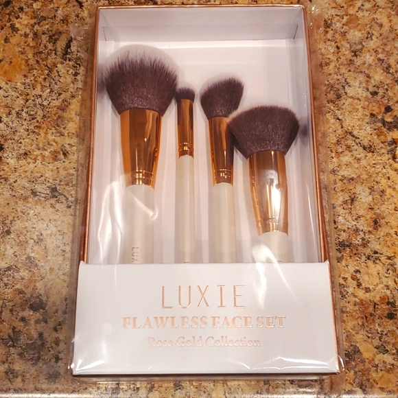 💓Luxie, flawless face set - Picture 2 of 5